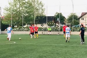 Carrefour câştigă şi face un salt de trei locuri în clasament