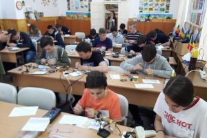 „Electron XXI”, concurs interjudeţean de electronică şi robotică, la Gura Humorului