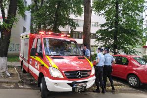 FOTO! Botoşănean ridicat de poliţişti după un scandal cu nevasta. A ameninţat că dă foc locuinţei!