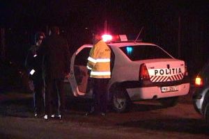 Un tânăr a furat o maşină şi a plecat la plimbare. Înainte de a urca la volan, a distrus alte trei autoturisme