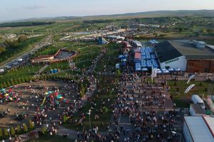 Deţinuţii din Penitenciarul Botoşani au igienizat zona de agrement Cornişa, după cele trei zile de spectacole