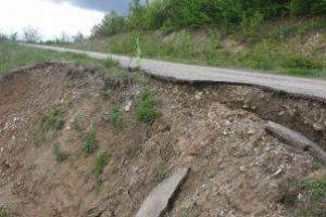 Alunecare de teren in comuna Barsana