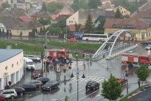 UPDATE VIDEO FOTO Incendiu la un apartament pe strada Teclu
