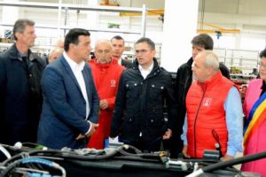 Ministrul Economiei, în vizită la singura fabrică de tractoare româneşti