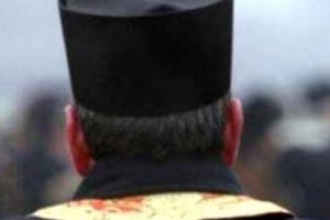 Un preot de 32 de ani e acuzat de PORNOGRAFIE INFANTILĂ chiar de soţia sa: 'Trimisul' lui Dumnezeu îşi filma cumnata de 16 ani, pe ascuns, la baie