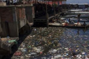 Ce articole din plastic a interzis azi UE