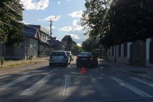 Două adolescente rănite într-un accident pe Calea Domnească