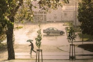 Veste proastă de la meteorologi! Nu scăpăm de vijelii, ploi puternice şi grindină