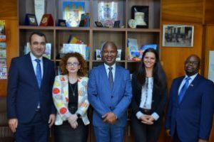 Ambasadorul Africii de Sud, vizita in Maramures. Printre obiective, identificarea unor oportunitati de colaborare intre judet si tara africana