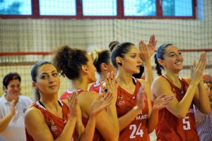 BASCHET. CSM Satu Mare pierde dramatic titlul de campioană. Sătmărencele, învinse în ultimul minut