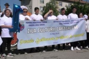Elevii-legume din Caracal au ieşit la defilare