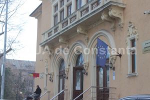 Marul discordiei dintre doi vecini din Constanta. Zece ani prin tribunale pentru granita dintre proprietati