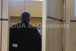 Un constantean a condus un autoturism fara permis de conducere si a refuzat sa i se recolteze probe biologice