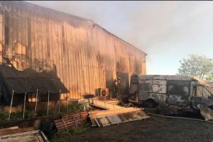 Fabrică de pâine distrusă de un incendiu violent, la Constanţa