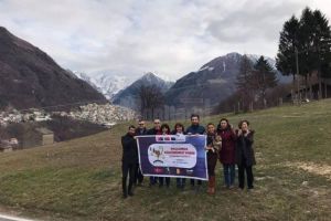 Cinci elevi şi doi profesori de la Liceul Tehnologic Cajvana au participat la o întâlnire ...