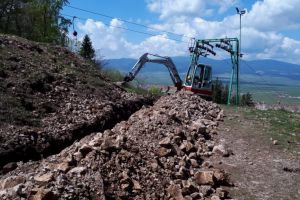Linie electrică subterană de medie tensiune construită în timp record la Șumuleu Ciuc pentru vizita Papei Francisc