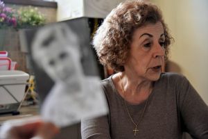 Niculina Moica, fost deţinut politic, le vorbeşte elevilor din Oradea