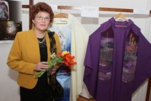 Românca Cristina Săbău Trifu a făcut haine pentru Papa Francisc