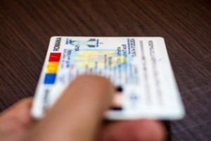 Trebuie să te uiţi urgent pe cartea de identitate. Atenţie mare pentru toţi românii