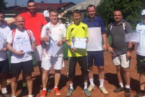 Tenisul îşi creează culoar la CSM