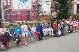 „The police and the little smurfs” – piesă de teatru interpretată de copii la „Jos pălăria”