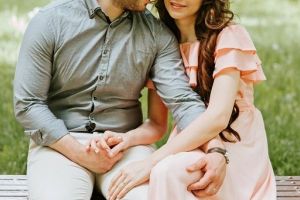 Un tânăr din Botoşani şi soţia sa au câştigat 50.000 euro în instanţă. Cei doi s-au căsătorit în direct, la Tv