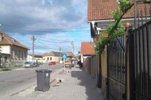 FOTO ȘTIREA TA| STĂPÂNII GUNOAIELOR fac pe durii: La Sebeş, deşeurile se ridică doar cu scandal