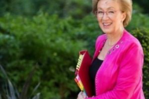 Încă o lovitură pentru Theresa May. Un om de bază a părăsit-o cu inima grea