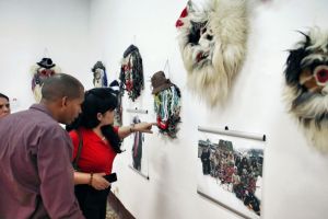 Măşti ale muzeului ASTRA expuse în Cuba