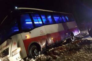 Accident teribil in Italia: Un autocar cu 60 de turisti s-a rasturnat intr-o rapa. Mai multe victime, printre care si romani