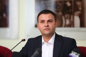 Robu şi Dobra, la Bucureşti pentru sala polivalentă. Vicepremier: Nu v-aţi săturat de acest ping-pong?