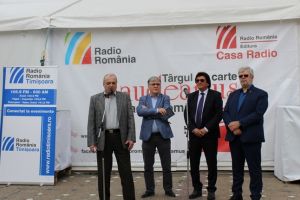 S-a deschis Târgul GAUDEAMUS Radio România în Piaţa Victoriei!