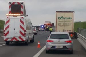 ACCIDENT pe autostrada Arad – Timişoara! I-a EXPLODAT cauciucul în mers