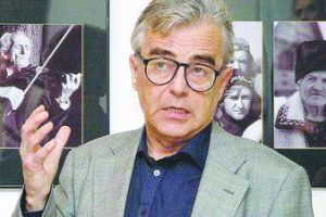 Al. Călinescu, sau despre tribul idioţilor utili