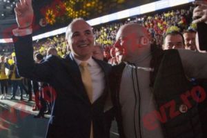 Propunere şoc a lui Rareş Bogdan! Cadou inedit, în plină campanie electorală