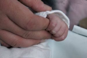 Bebeluş mort pentru că Mama s-a declarat Bărbat