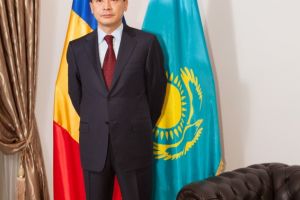 Ambasadorul kazah Daulet Batrasev: 
