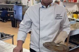 Un elev din Oradea, cel mai bun din ţară în bucătărie: A câştigat premiul I, dar şi un premiu special la un concurs şcolar de gastronomie (FOTO)