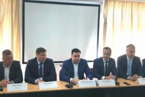 Dam bani pentru demararea proiectelor si acceleram lucrarile:Ministrul Transporturilor a semnat contractul pentru elaborarea Studiului de Fezabilitate al pasajului de la Drajna 