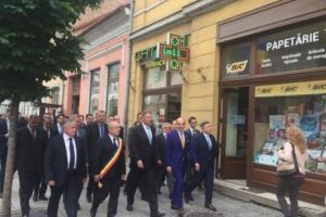 Preşedintele Iohannis s-a plimbat prin centrul Clujului