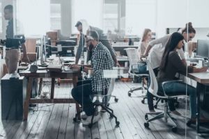 Atenţie la campaniile online de manipulare!