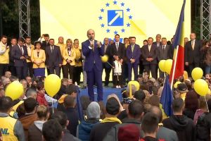 Miting PNL la Bistriţa. Rareş Bogdan:  Nu vă fie frică, Liviu Dragnea pică! (VIDEO)