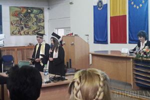 Festivitatea de absolvire a studenţilor facultăţii de Istorie a avut şi momente inedite: tinerii au fost felicitaţi de Florin Piersic (FOTO / VIDEO)