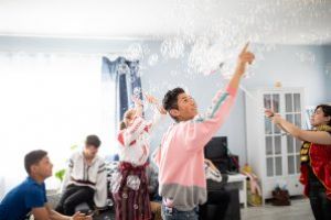 Stefan Darabus: Copiii au ajuns in prima casa de tip familial pe care am facut-o in Piatra Neamt