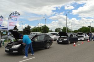Băcăuanii şi-au testat gratuit maşinile la Caravana Bosch