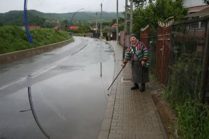 Strada Faleză, cu asfalt, dar inundată. Mostră de investiţie în România lucrului făcut de mântuială