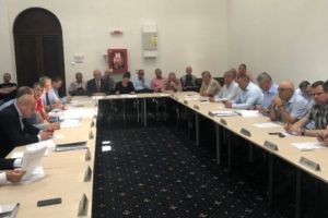 Dumnezeu, prezent la şedinţa Consiliului Local