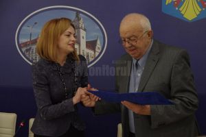 Diplomă de Excelenţă pentru actorul Alexandru Arşinel, din partea Prefecturii Suceava