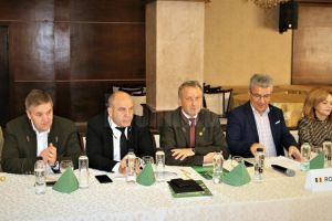 Specialişti din 11 ţări, prezenţi la Suceava, la întâlnirea Comitetului de Management al ...