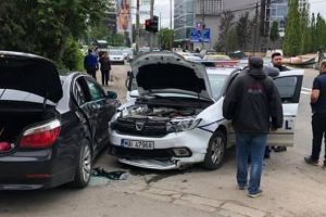 Echipaj de poliţie în misiune, implicat într-un accident, la Timişoara. Doi poliţişti la spital!